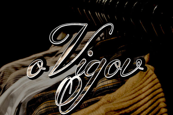Viver Font: Romantic Script for Handmade Labels and Branding